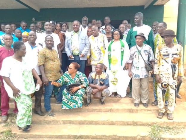 Rencontre de l'Honorable Yao Yao Lazare avec les chefs et présidents des organisations de Daloa.