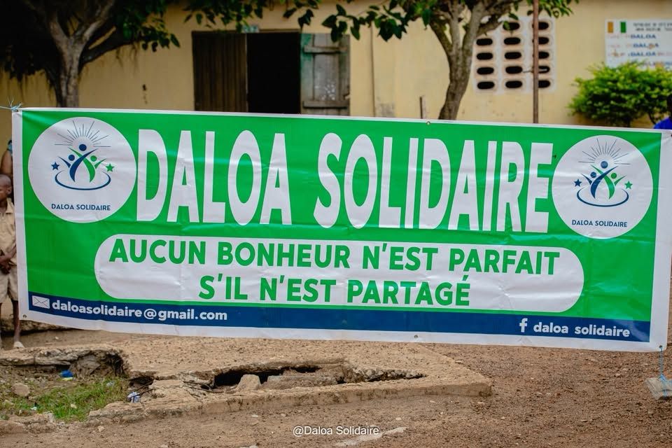 daloa360-ceremonie-livraison-ecole-dioulabougou-septembre-2026-ruban-daloa-solidaire.jpg