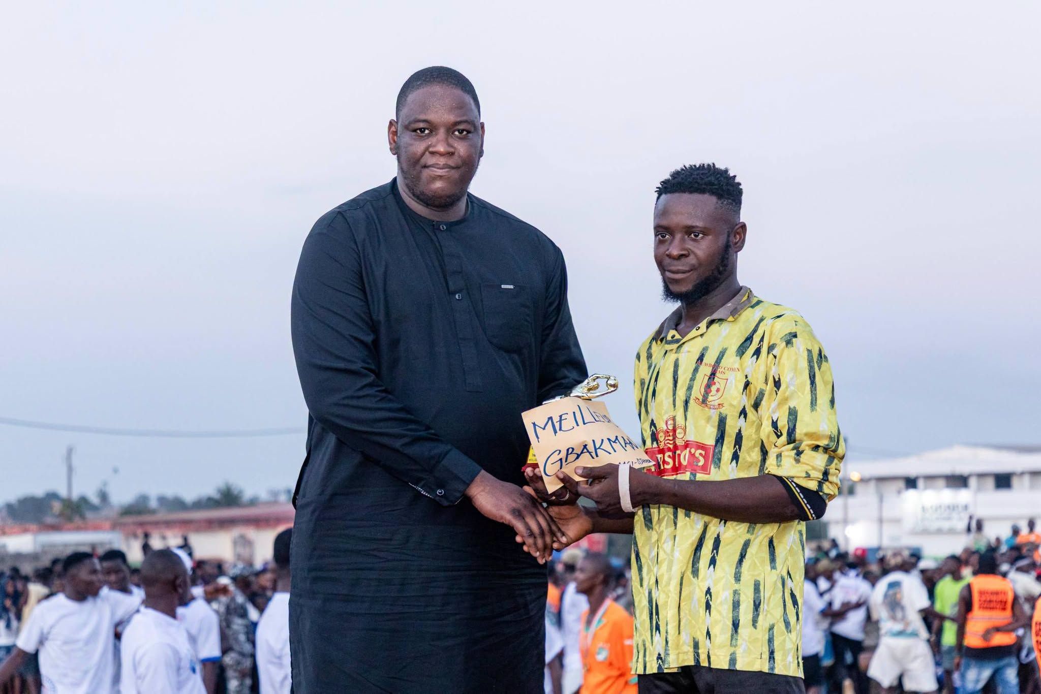daloa360-issia-supporters-public-complexe-sportif-karim-fany-remise-de-prix.jpeg