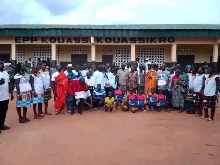 daloa360-kits-scolaires-eleves-kouassi-kouassikro-aout-2026.jpeg