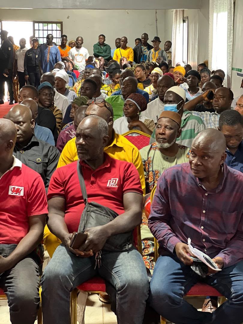 daloa360-remise-prises-charge-scolaires-les-populations-presentes.jpeg