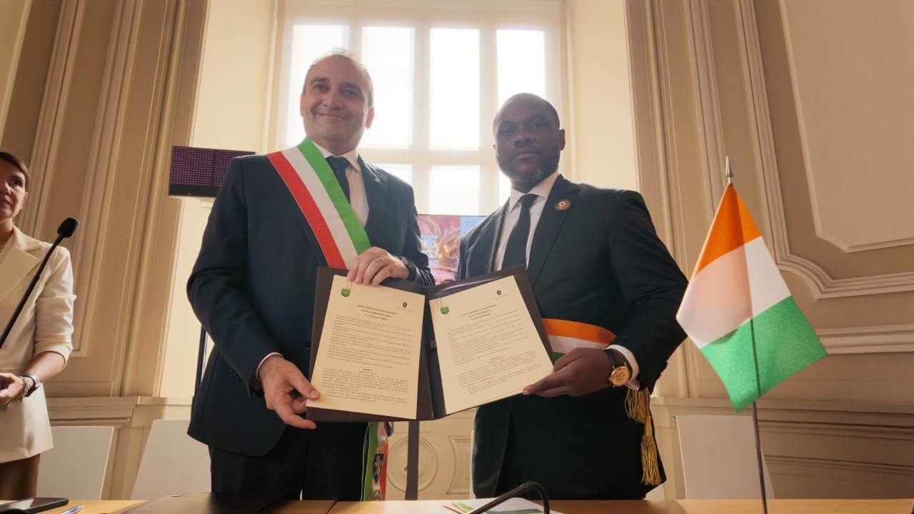 Signature de la convention de jumelage entre Daloa et Turin lors de Terra Madre Salone del Gusto 2026.