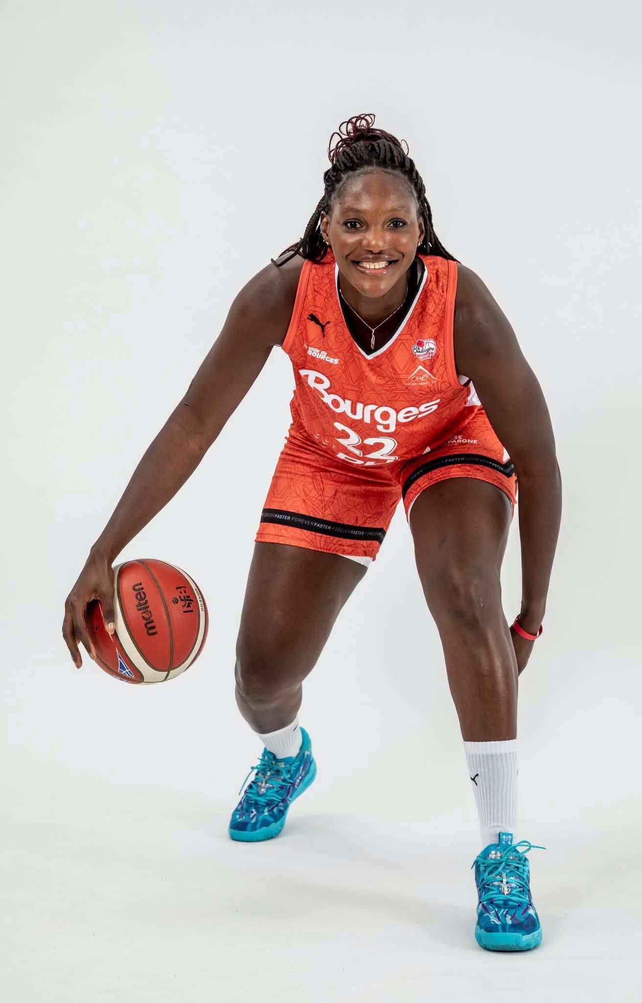 L'internationale ivoirienne Kariata Diaby annonce le lancement du KD Camp à Daloa.